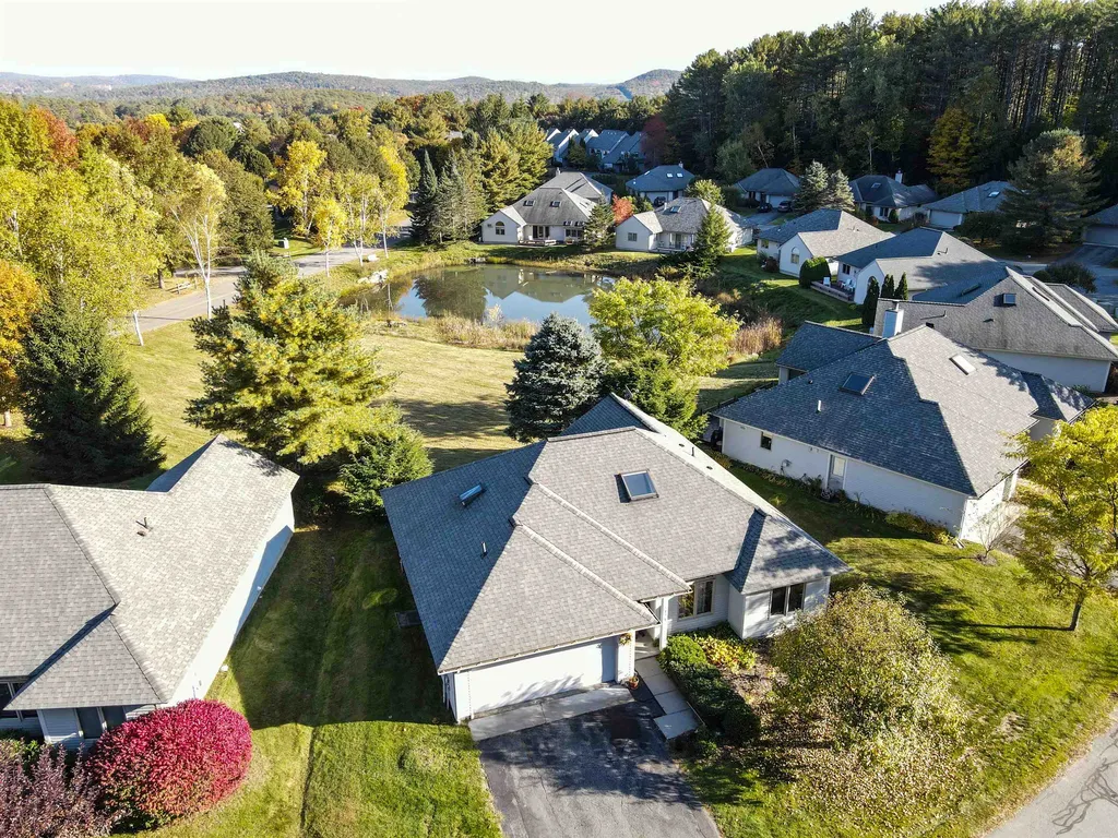 121 Iris Way Hartford VT 05001