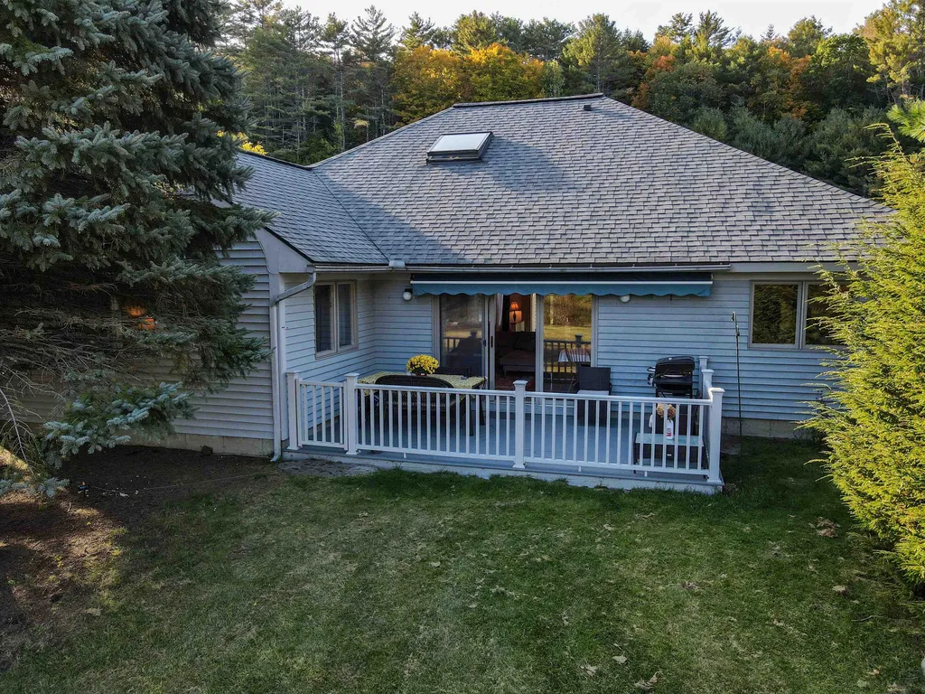 121 Iris Way Hartford VT 05001