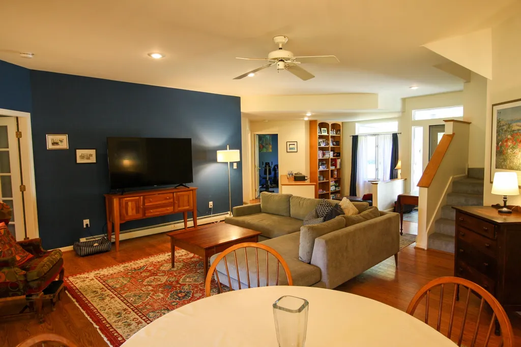 121 Iris Way Hartford VT 05001