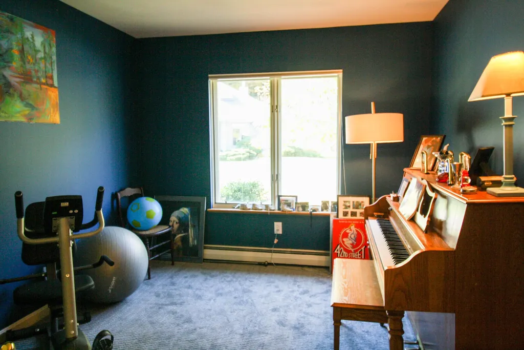 121 Iris Way Hartford VT 05001