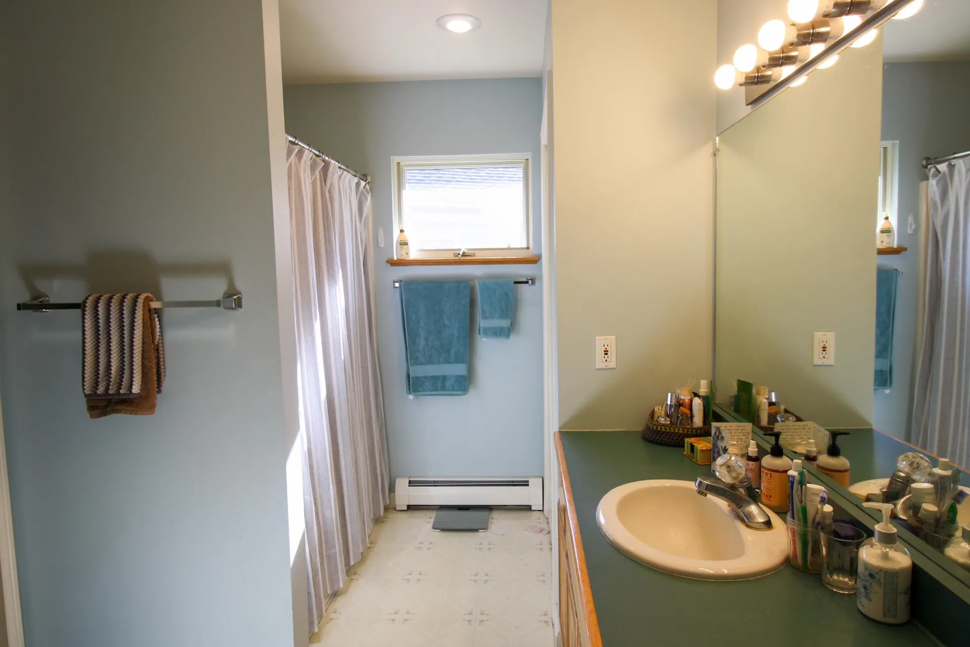 121 Iris Way Hartford VT 05001
