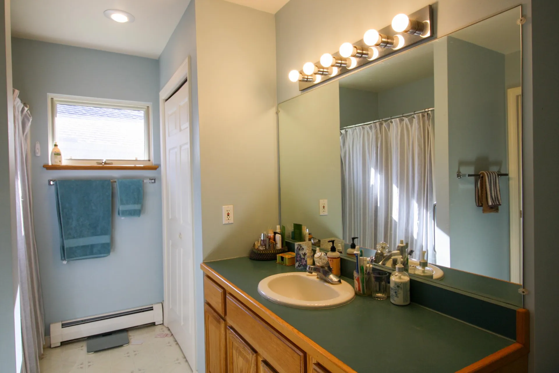 121 Iris Way Hartford VT 05001