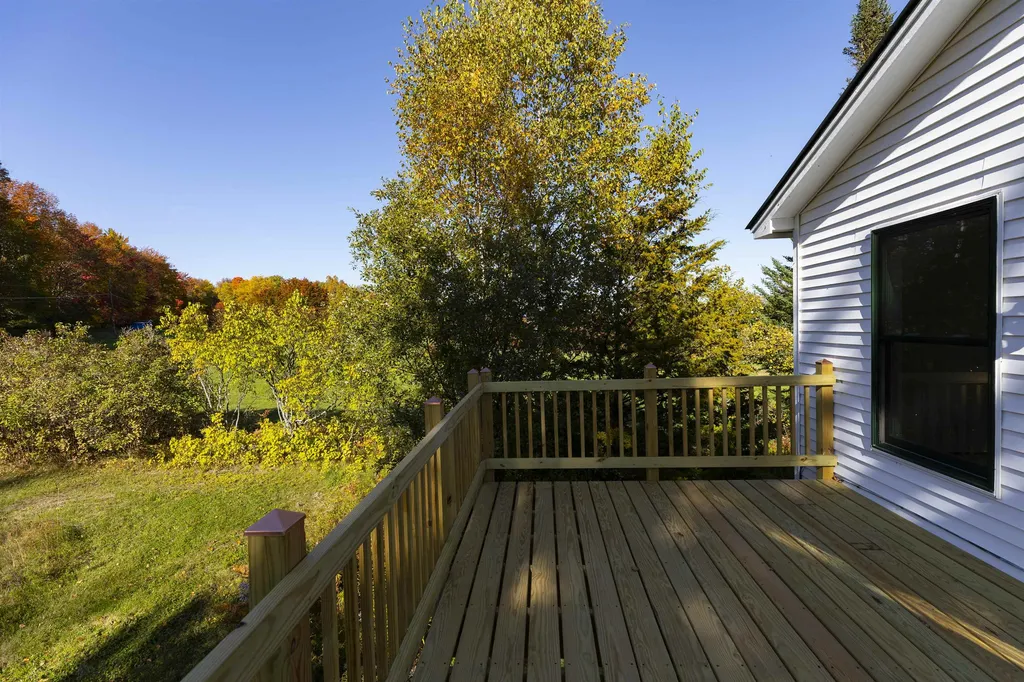 176 Old Stagecoach Road Bradford VT 05033