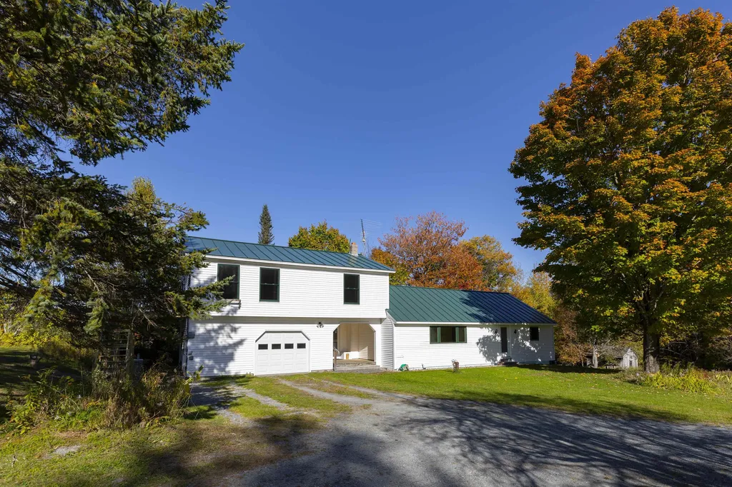 176 Old Stagecoach Road Bradford VT 05033
