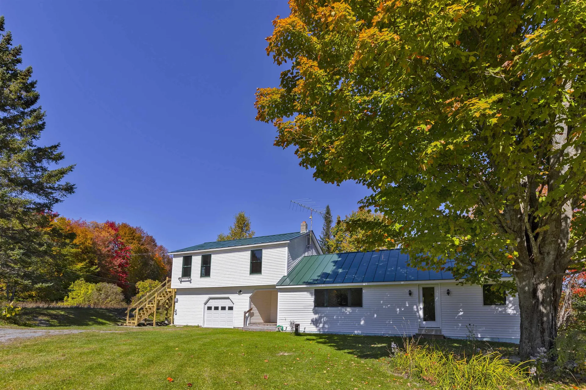 176 Old Stagecoach Road Bradford VT 05033