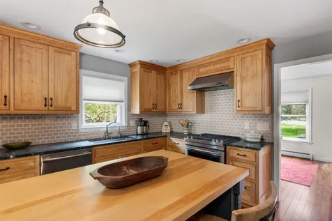 513 North Harbor Road Colchester VT 05446