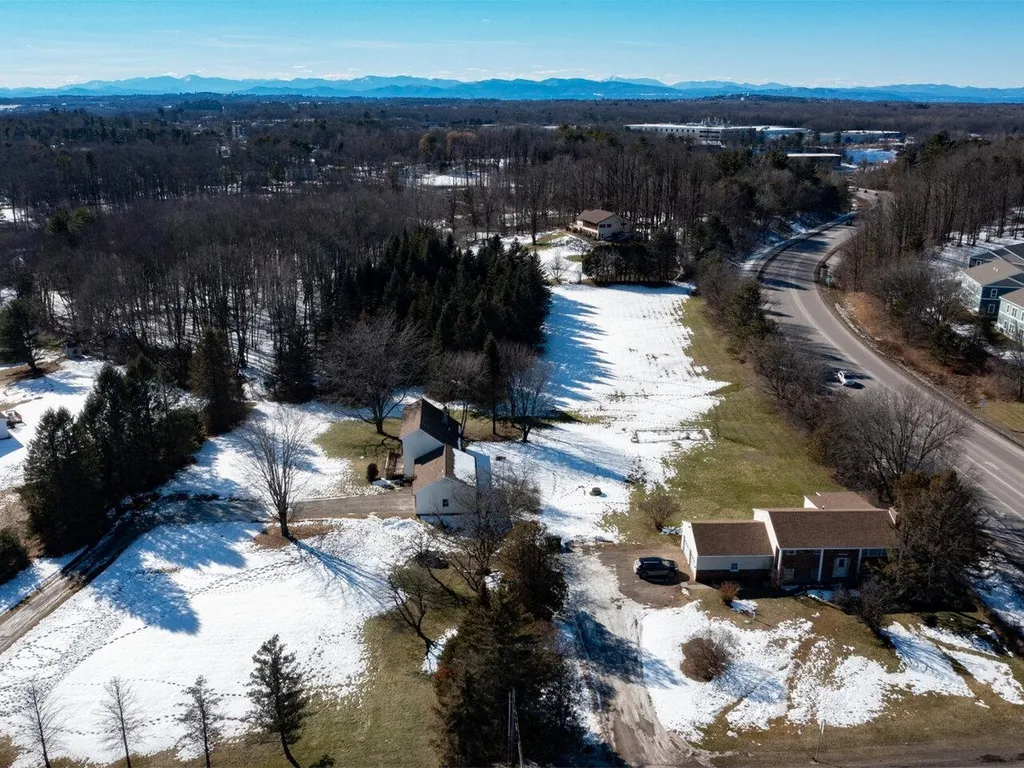 186-190 Colchester Road Essex VT 05452
