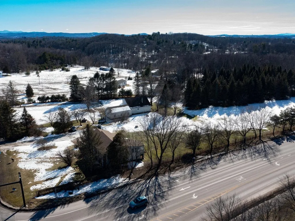 186-190 Colchester Road Essex VT 05452