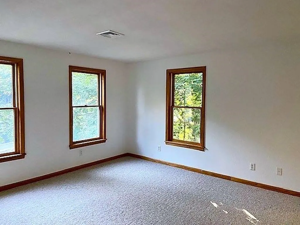 50 Fox Point Road Newington NH 03801