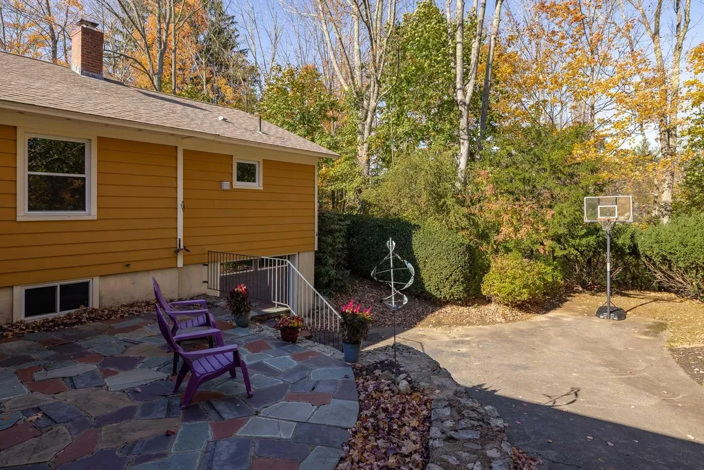 7 Hoitt Drive Durham NH 03824