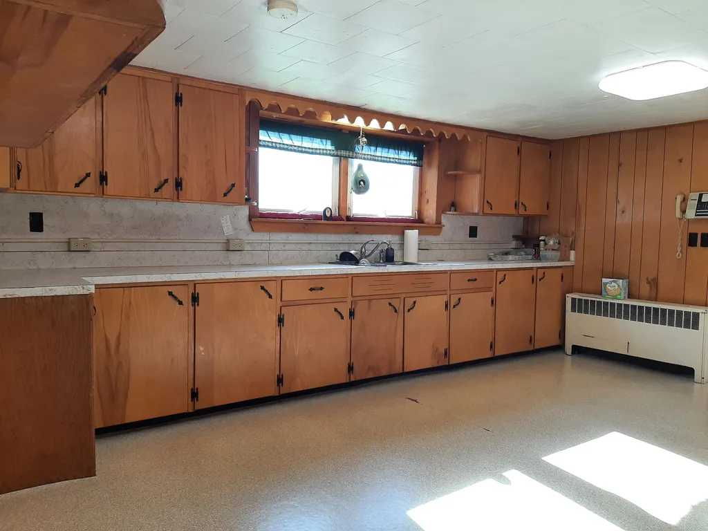 180 Main Street Colebrook NH 03576