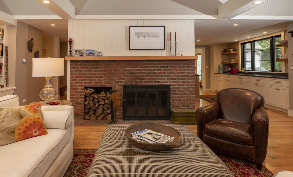 163 Fox Lane Hartford VT 05059