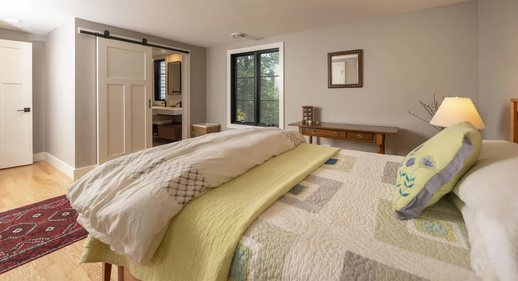 163 Fox Lane Hartford VT 05059