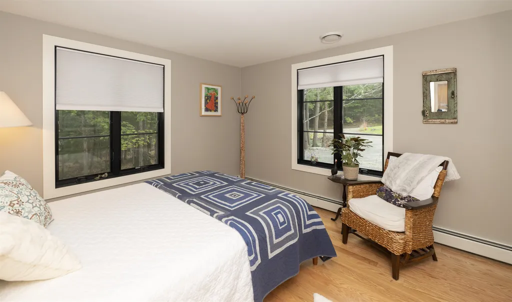 163 Fox Lane Hartford VT 05059