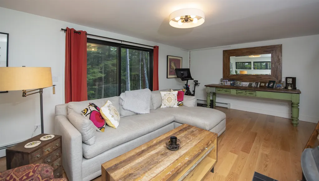 163 Fox Lane Hartford VT 05059