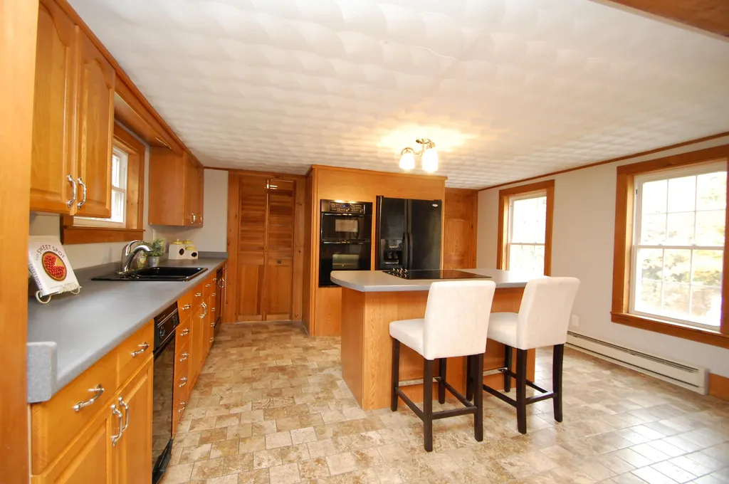 17 Lyford Hill Road Pittsfield NH 03263