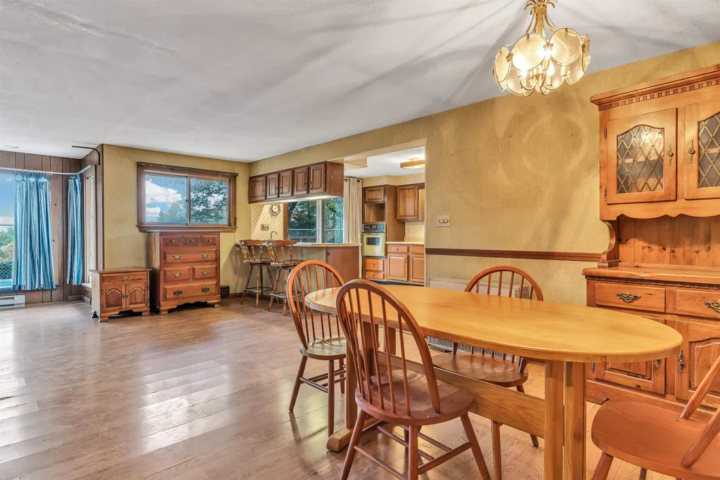 129 Winsor Drive Hartford VT 05001