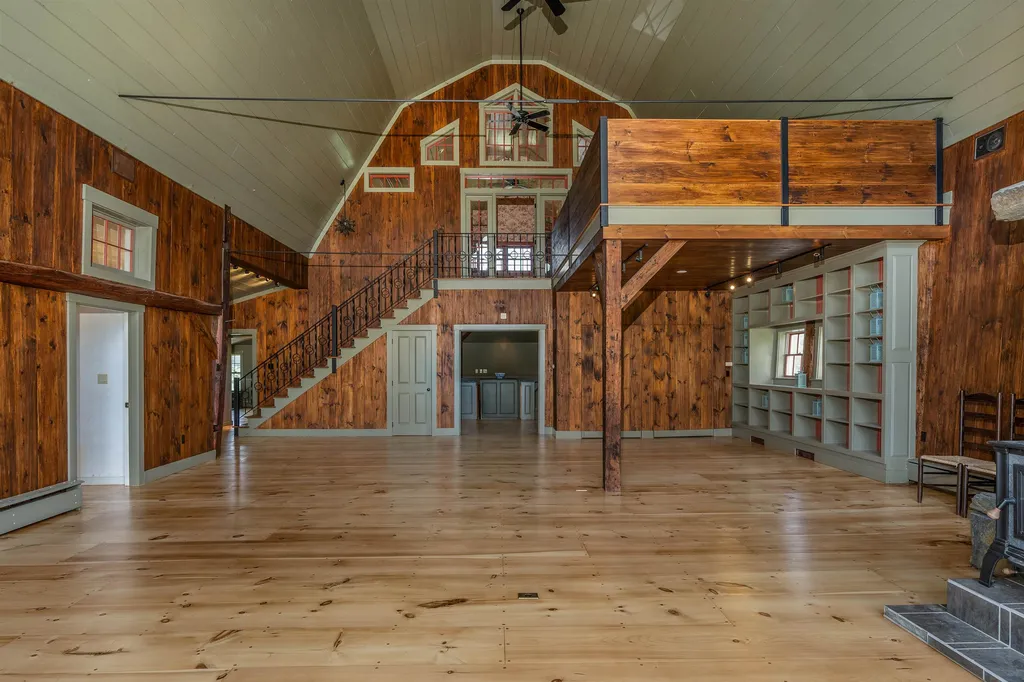 932 North Road Barnard VT 05031-0133