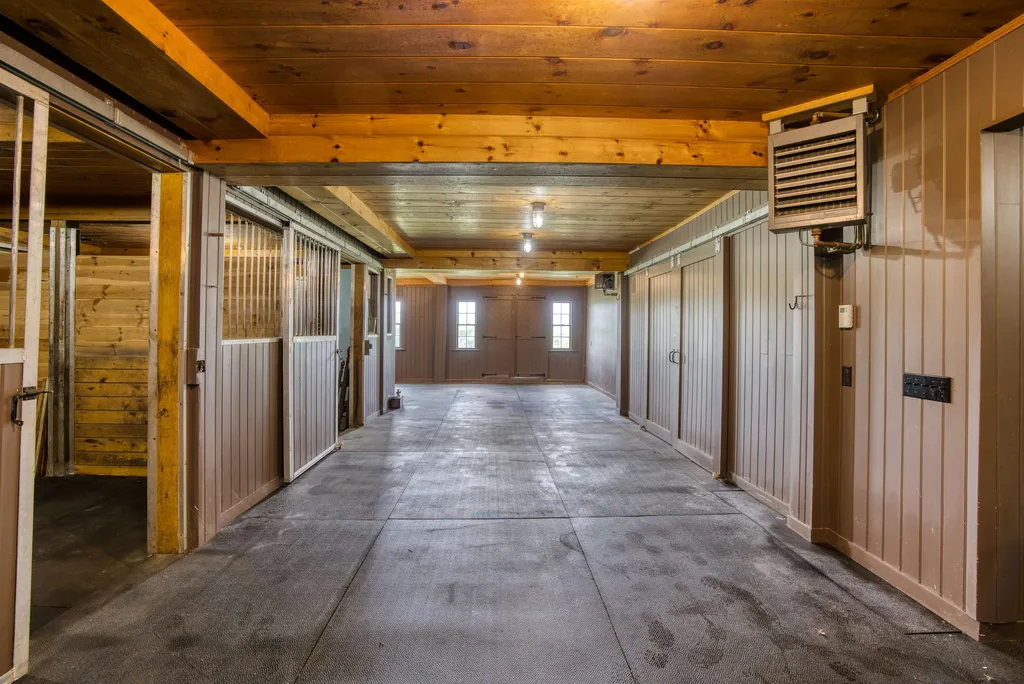 932 North Road Barnard VT 05031-0133