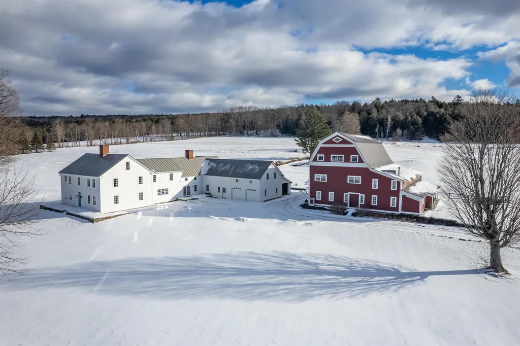 932 North Road Barnard VT 05031-0133