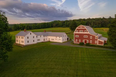 932 North Road Barnard VT 05031-0133