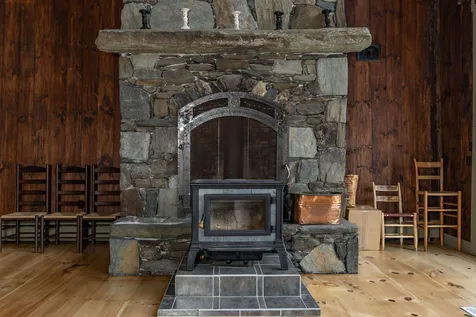 932 North Road Barnard VT 05031-0133