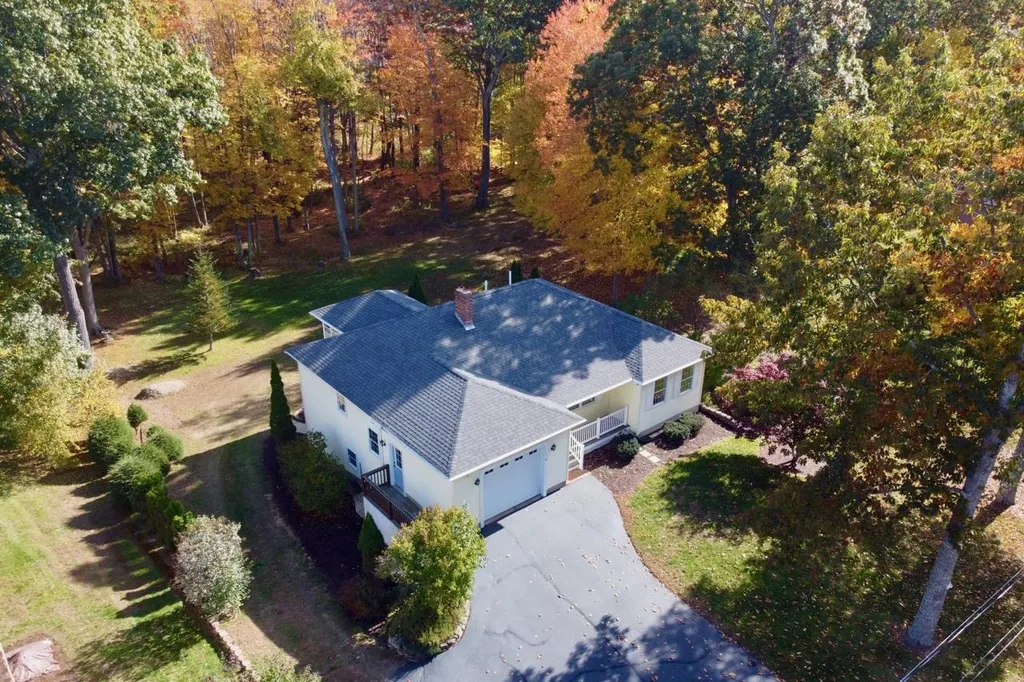 47 Pinewood Drive Somersworth NH 03878