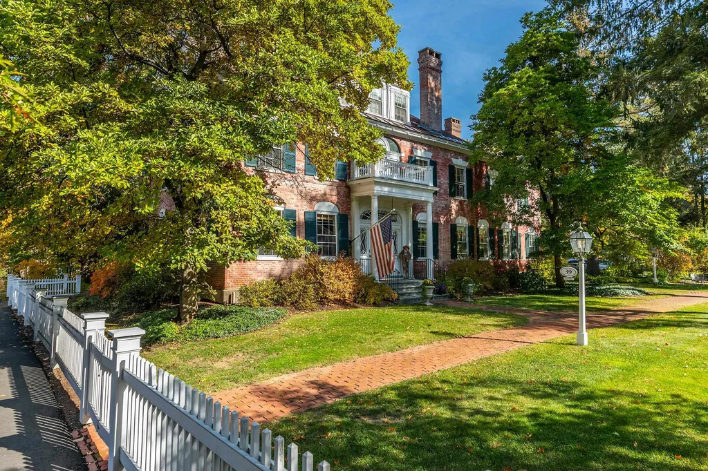 39c Elm Street Woodstock VT 05091