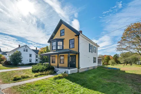 48 Washington Street Conway NH 03818