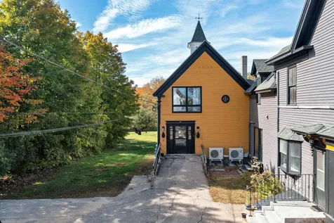 48 Washington Street Conway NH 03818