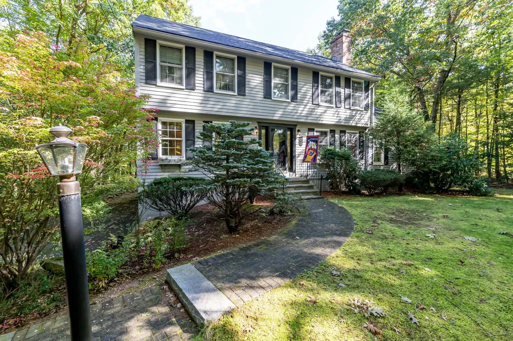 251 Baboosic Lake Road Merrimack NH 03054