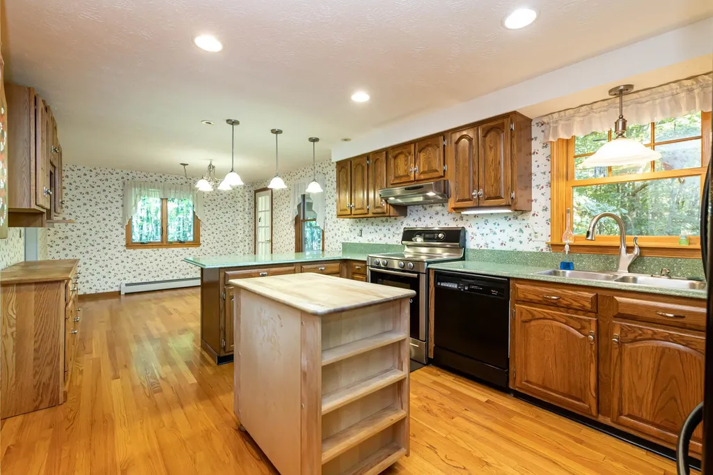251 Baboosic Lake Road Merrimack NH 03054