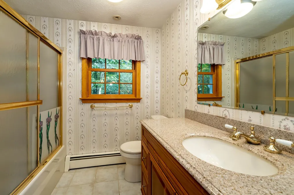 251 Baboosic Lake Road Merrimack NH 03054