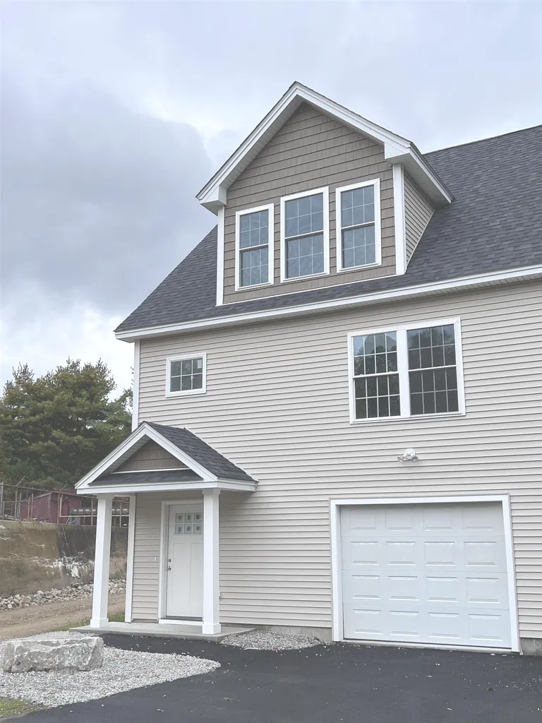 11 Mill Falls Road Pembroke NH 03275