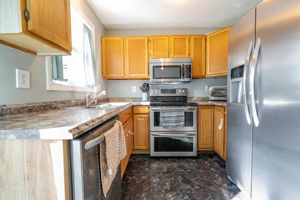 66 Preston Street Hillsborough NH 03244
