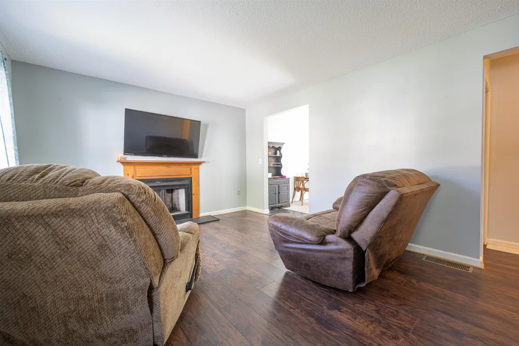 66 Preston Street Hillsborough NH 03244