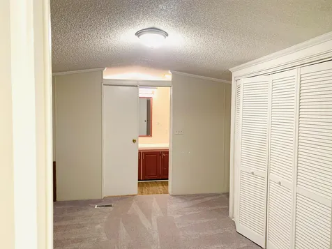 4 Lincoln Street Epsom NH 03234