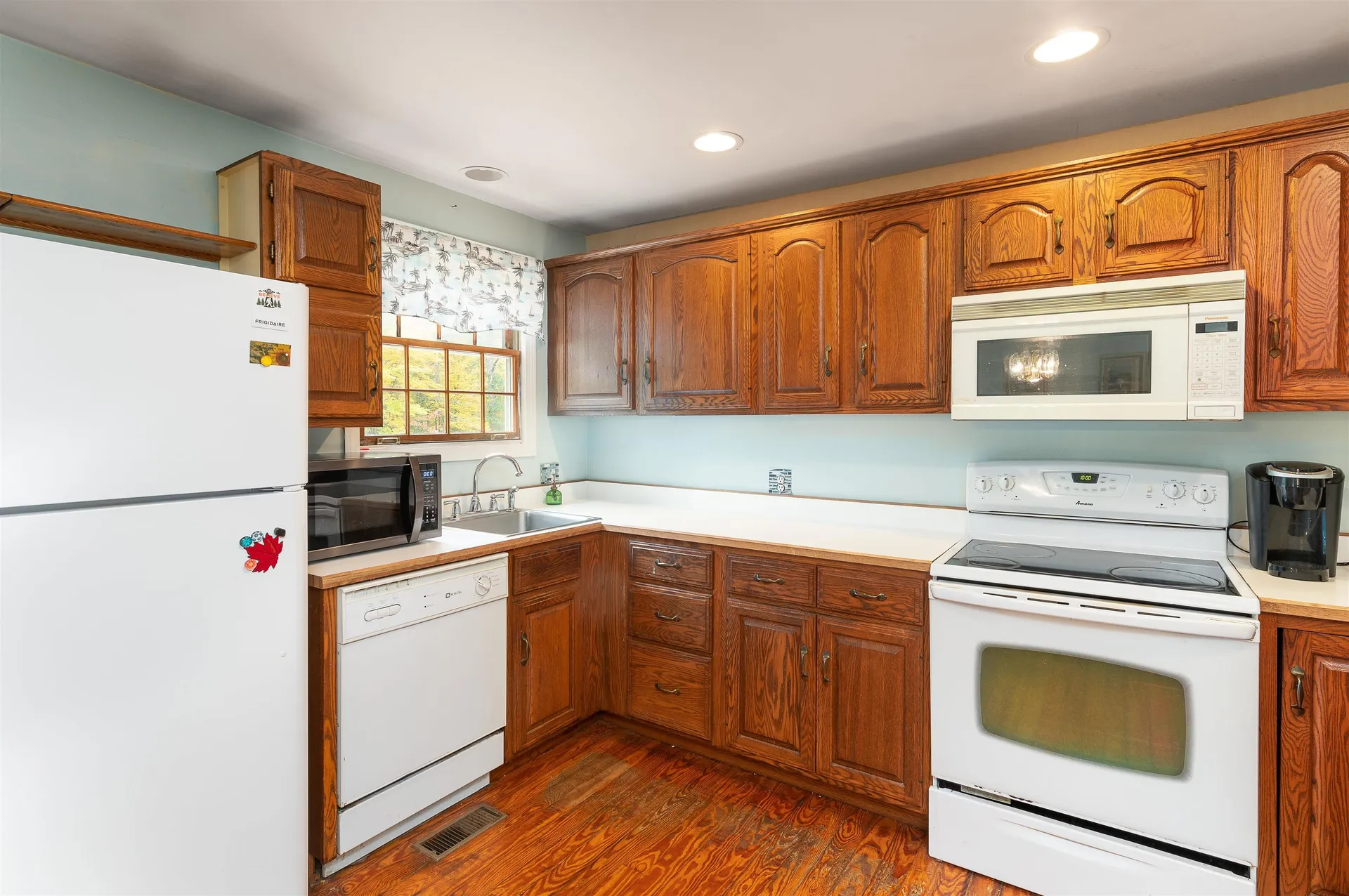 31 Elm Street Effingham NH 03882