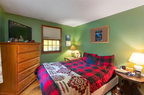31 Elm Street Effingham NH 03882
