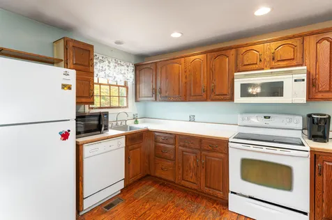 31 Elm Street Effingham NH 03882