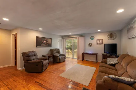 31 Elm Street Effingham NH 03882