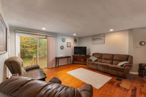 31 Elm Street Effingham NH 03882