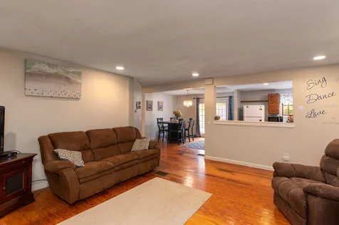 31 Elm Street Effingham NH 03882