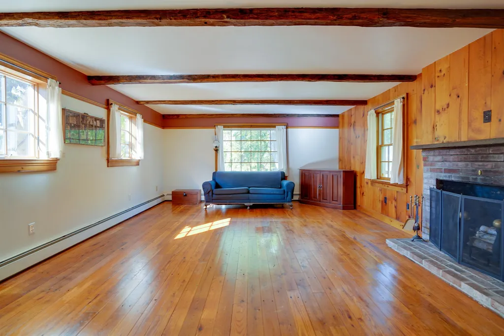 110 Bush Hill Road Pelham NH 03076