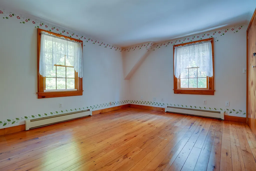 110 Bush Hill Road Pelham NH 03076