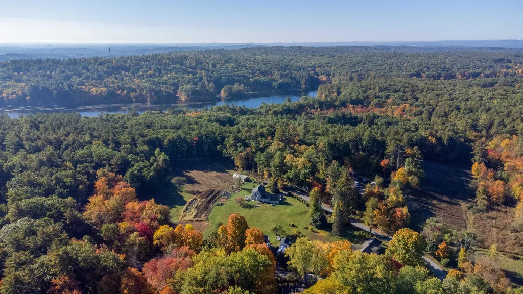110 Bush Hill Road Pelham NH 03076