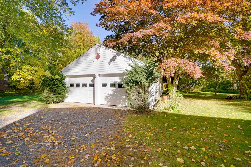 110 Bush Hill Road Pelham NH 03076