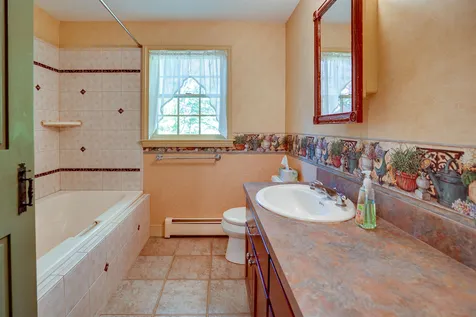 110 Bush Hill Road Pelham NH 03076
