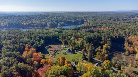 110 Bush Hill Road Pelham NH 03076