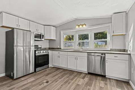7 Lynn Lane Rochester NH 03867